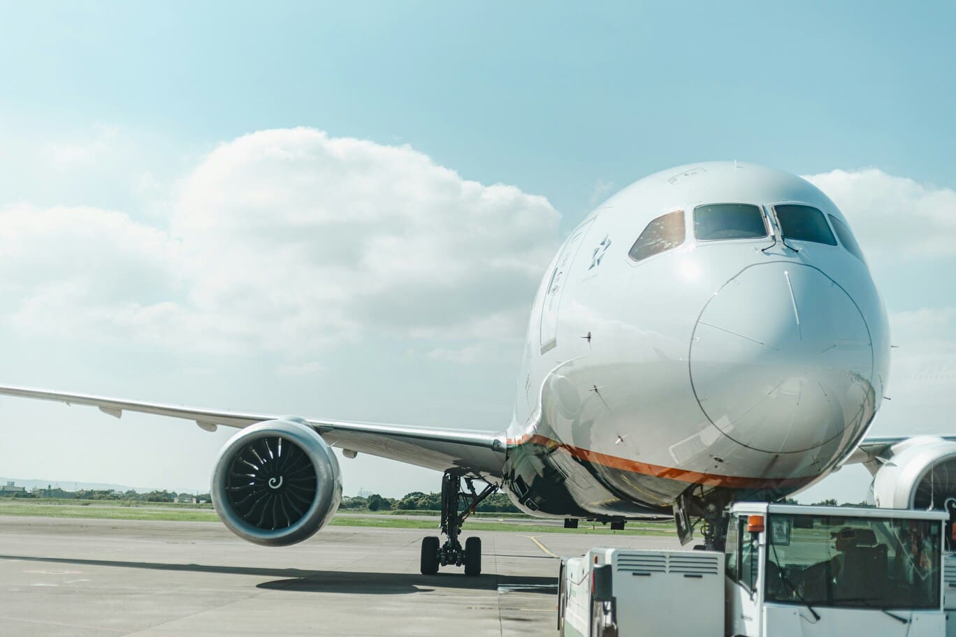 airport-with-airplane
